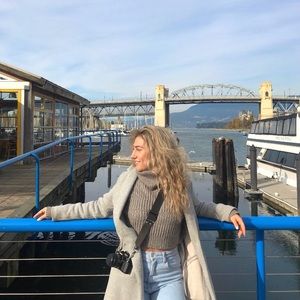 Meet your Posher, Sofia